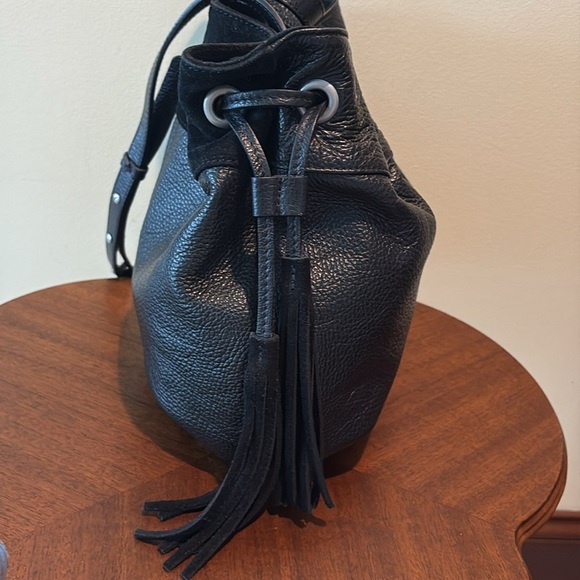 Coach and Four Bucket bag shoulder/crossbody  drawstring/ tassels  leather black - Picture 8 of 17